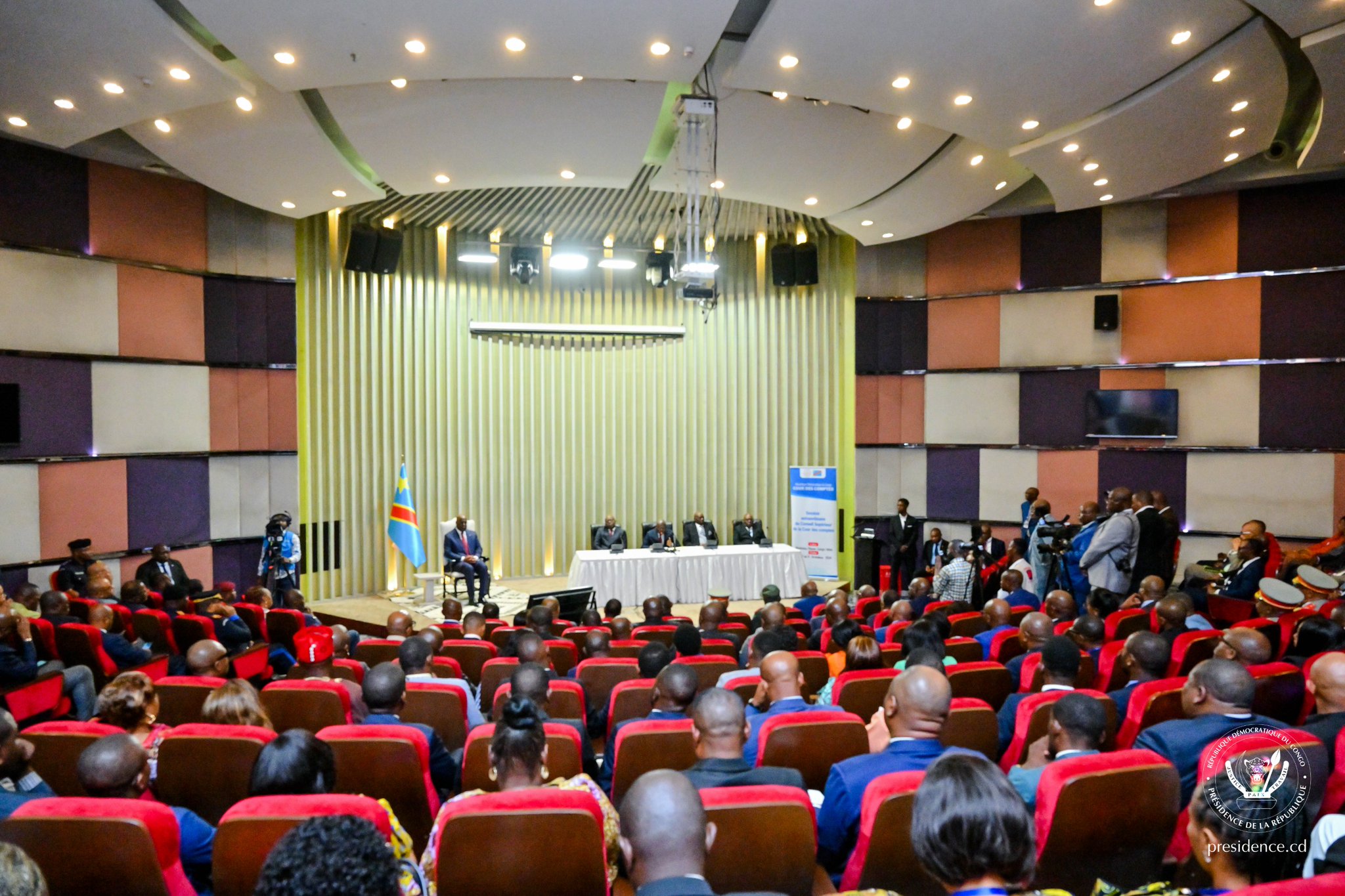 Félix Tshisekedi Préside la Première Session Extraordinaire du Conseil Supérieur de la Cour des Comptes en RDC